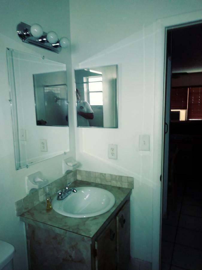Ferienwohnung Newly Furnished Large Clean Quiet Private Unit Fort Lauderdale Exterior foto